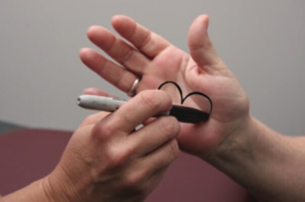 Hình 14. Phân biệt số/chữ viết vào lòng bàn tay